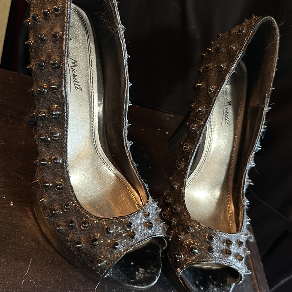 Closet clean out!! - Picture 3 of 8
